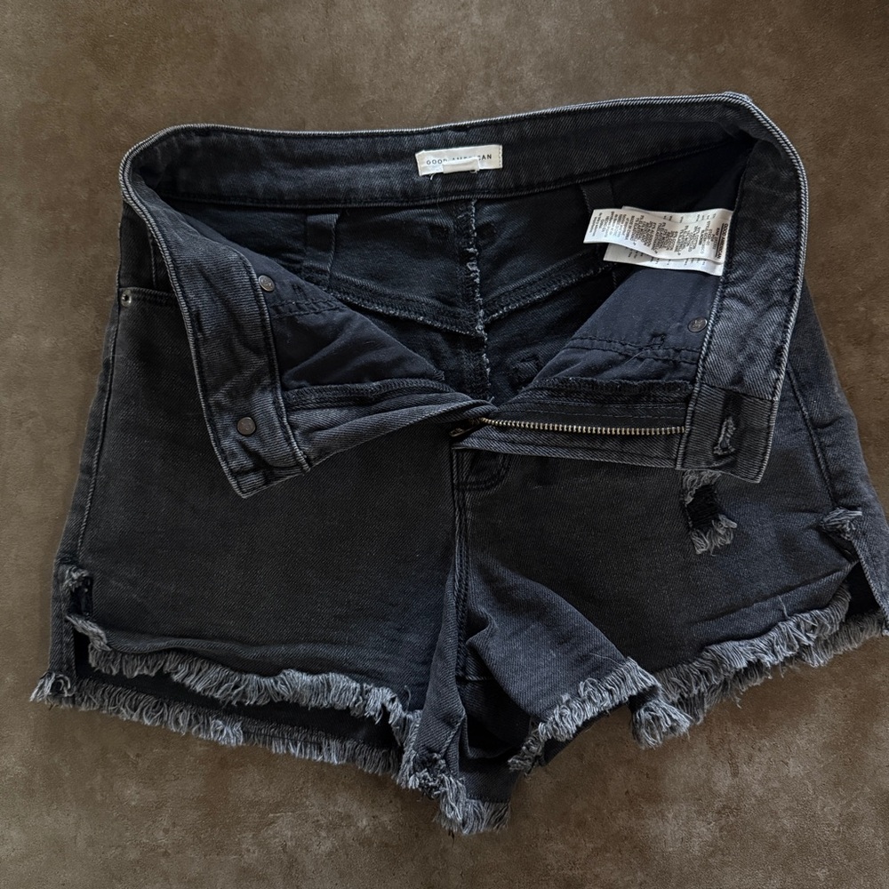 Good American ~ Distressed Gray Denim Shorts (4/27) - Picture 4 of 4
